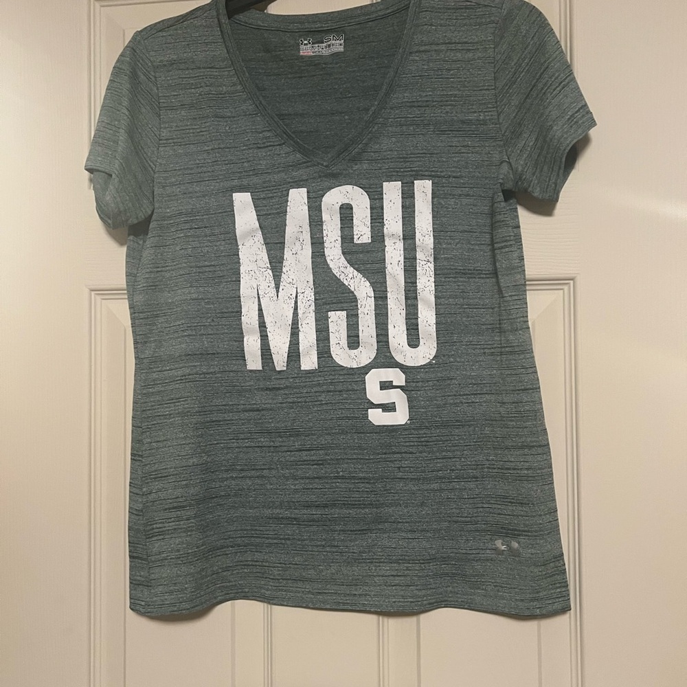 Under Armour Women's Green V-Neck Tee